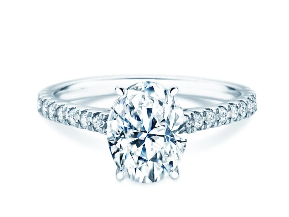Diamantring Oval Hidden Halo Pavé