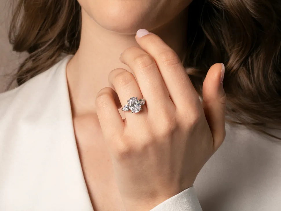 Diamantring Oval Pear Cut
