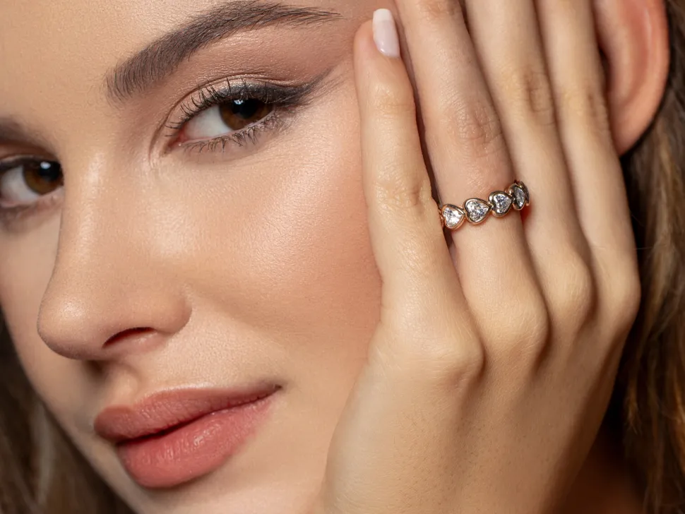 Eternityring Full of Hearts
