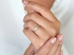 Spannring Infinity mit Diamant
